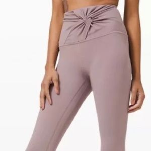 Lululemon Align 28" Legging with Twist